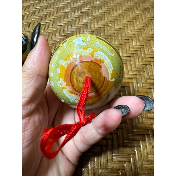 Vintage Hand-Painted Wooden Nesting Ball Set With String & Cat Motif - Picture 5 of 12